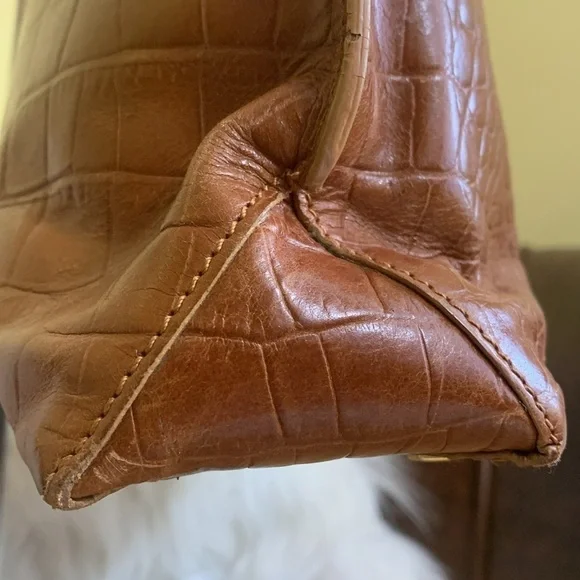 Etienne Aigner | Vintage Croc Embossed Cowhide Leather Satin Lined Shoulder Bag - Picture 7 of 17